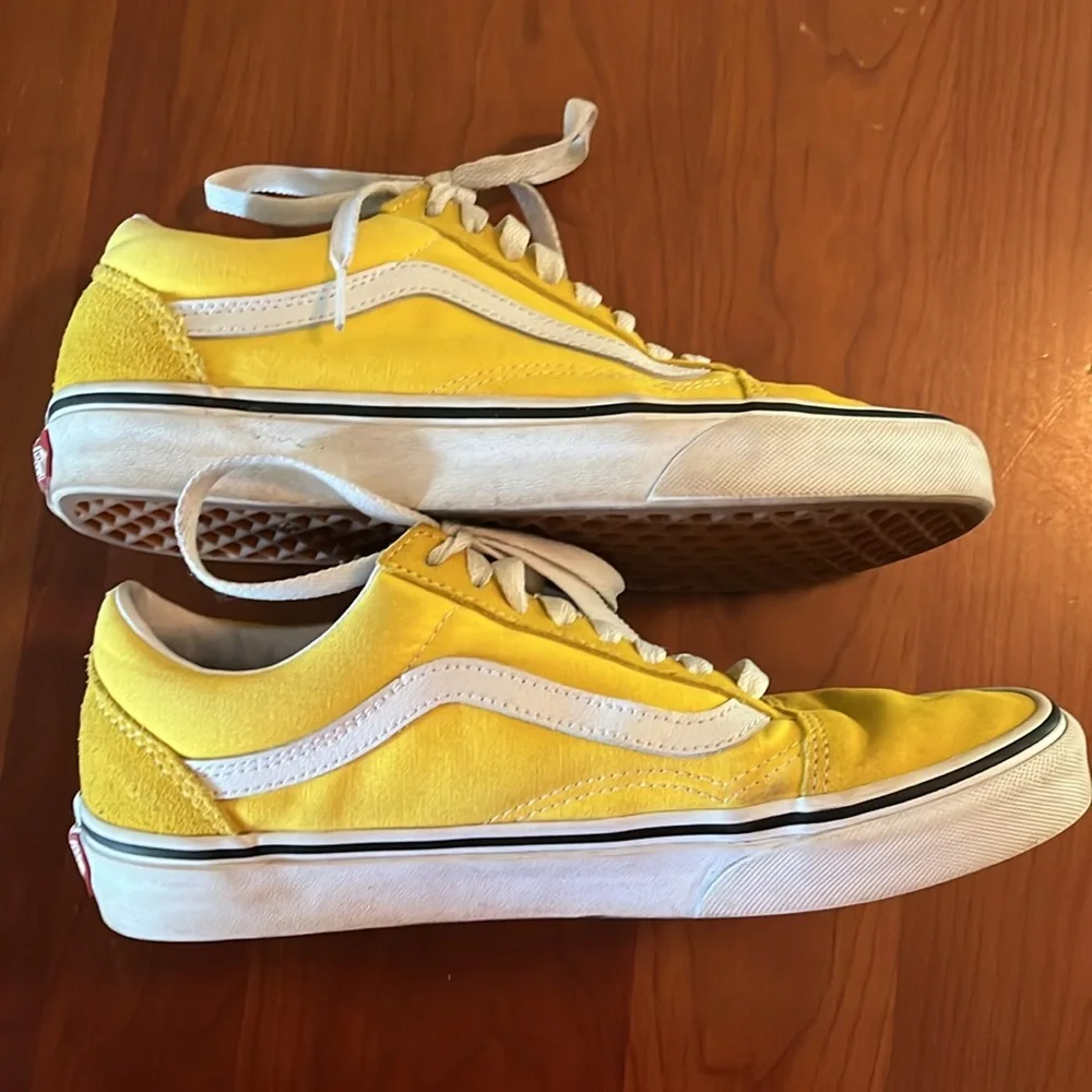 Yellow vans - Picture 2 of 5